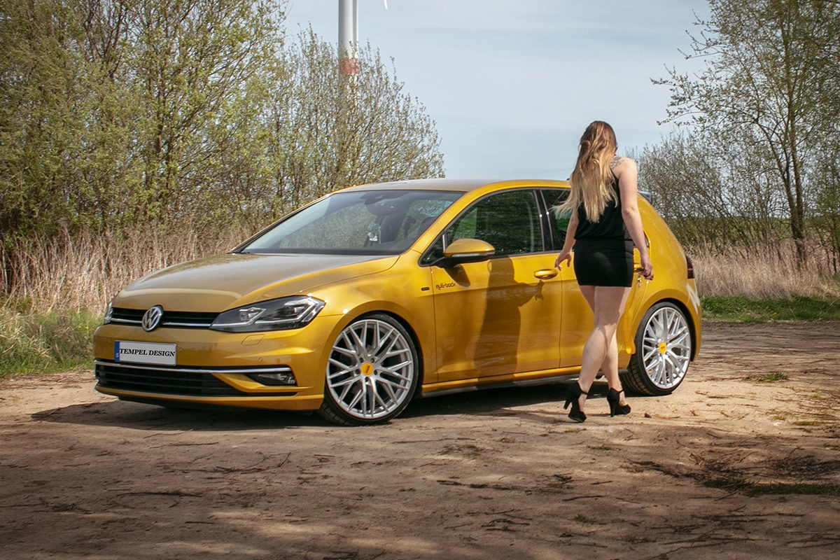Elegantes Carshooting mit Model in Schwerin